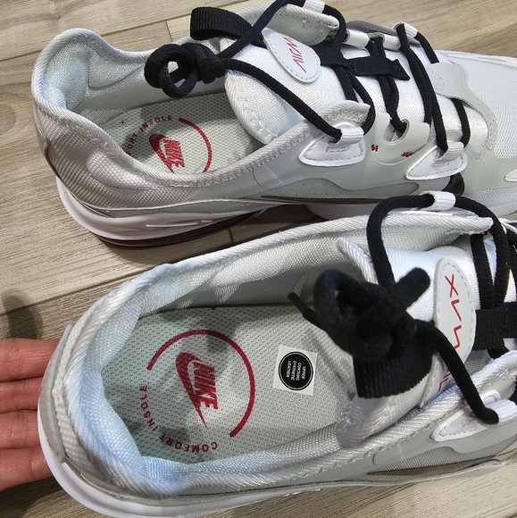 NIKE Airmax Mens US Sz 13 Trail Running Shoe - Picture 4 of 9